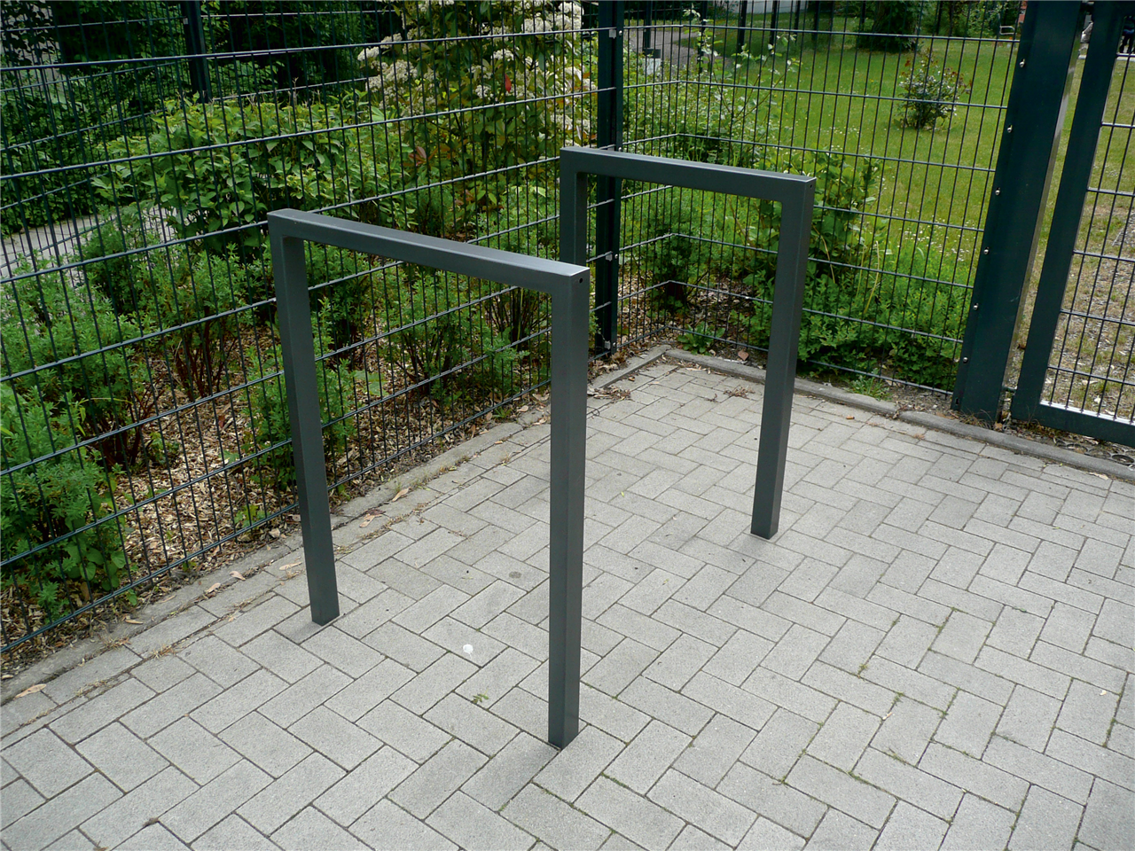 Schake Suport pentru biciclete, DB 703, 60 × 60 mm, oțel zincat la cald, pentru betonare, cod 454_045